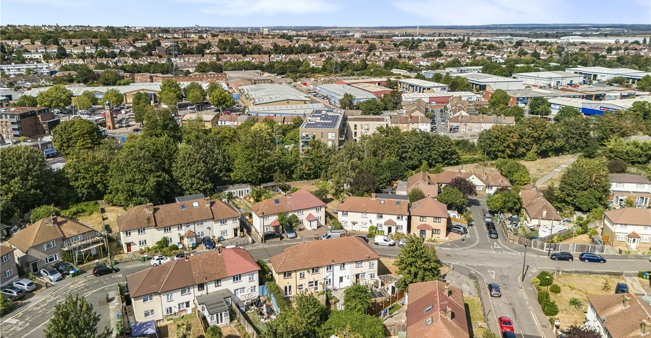 2 bedroom house for sale in Crayford | Robinson Jackson