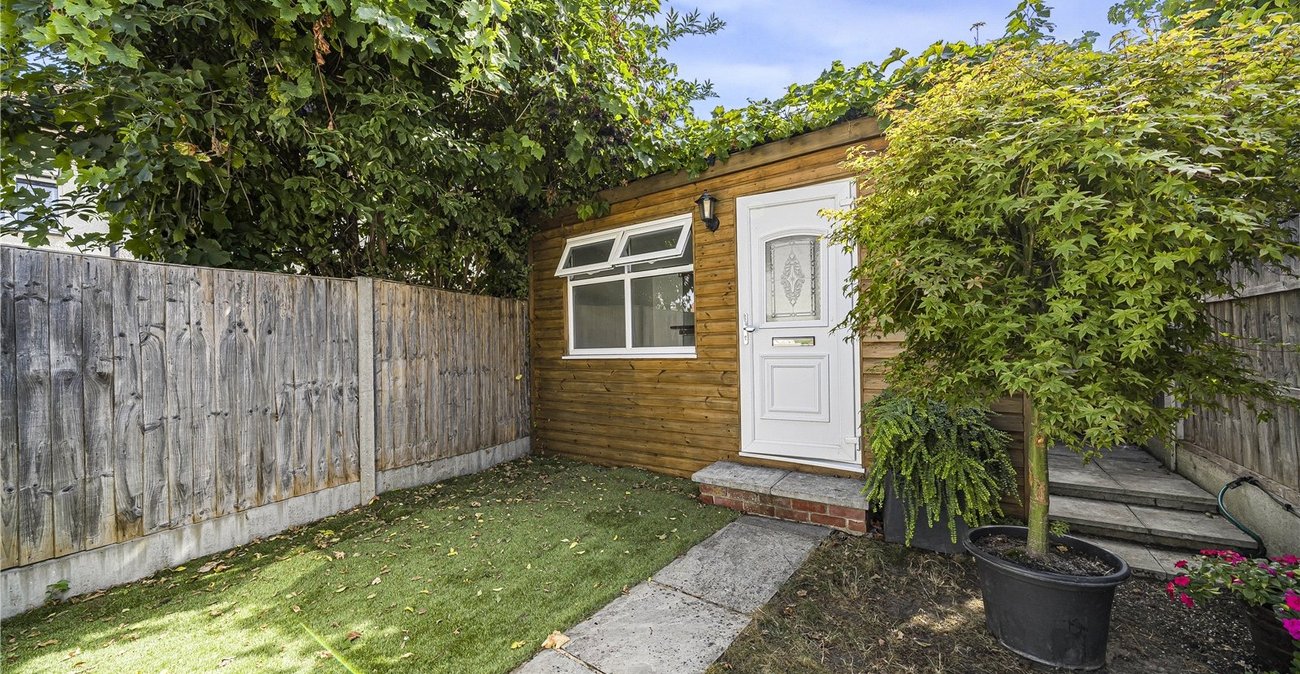 2 bedroom house for sale in Crayford | Robinson Jackson