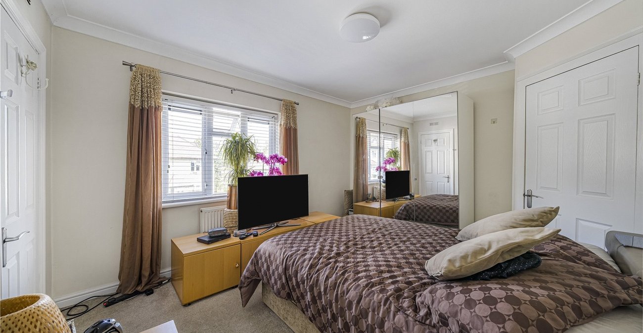 2 bedroom house for sale in Crayford | Robinson Jackson