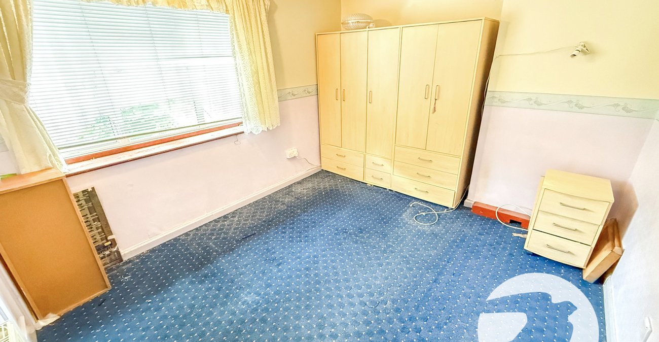 2 bedroom house for sale in London | Robinson Jackson