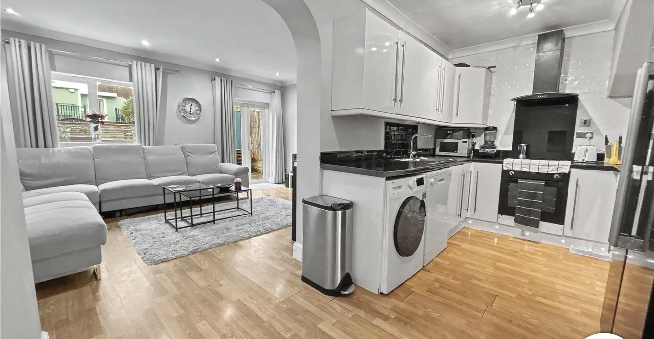 3 bedroom house for sale in Sidcup | Robinson Jackson