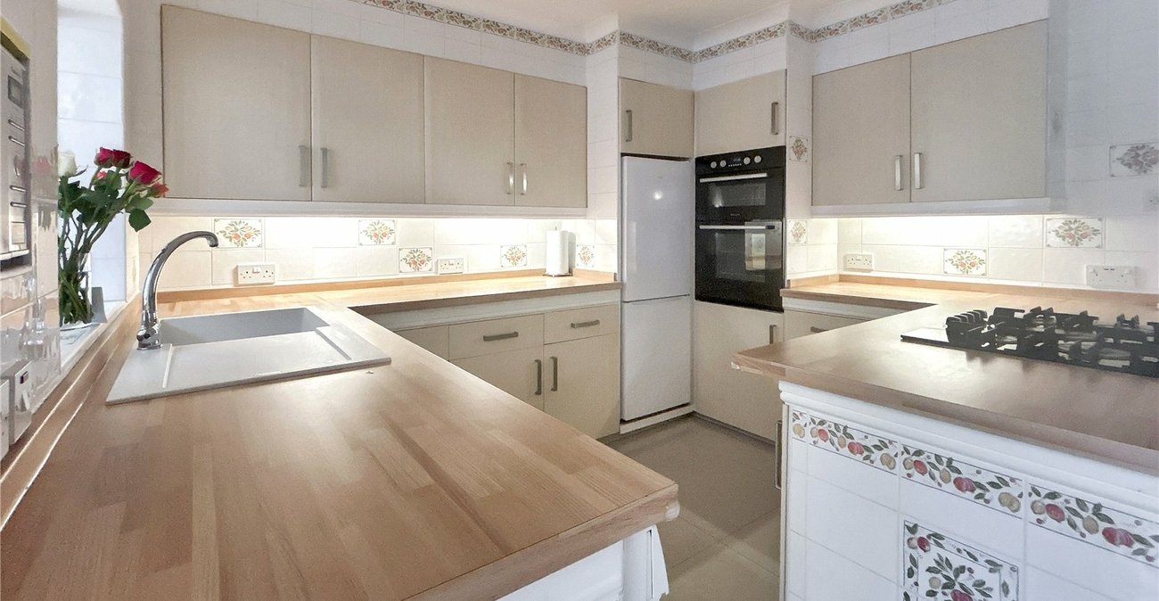 2 bedroom house for sale in Sidcup | Robinson Jackson