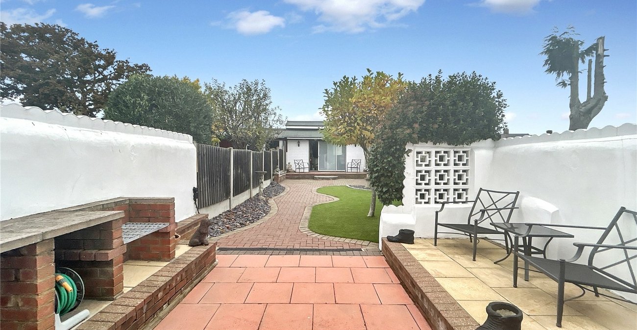 2 bedroom house for sale in Sidcup | Robinson Jackson