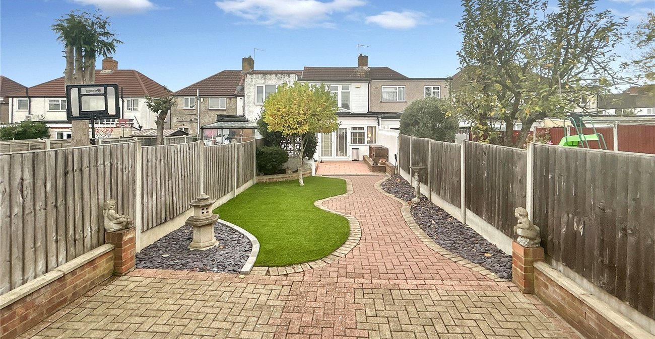 2 bedroom house for sale in Sidcup | Robinson Jackson