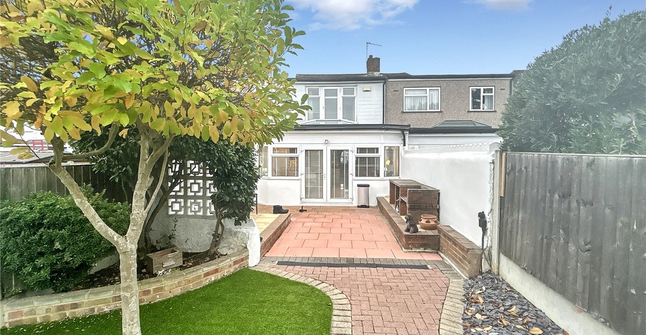 2 bedroom house for sale in Sidcup | Robinson Jackson