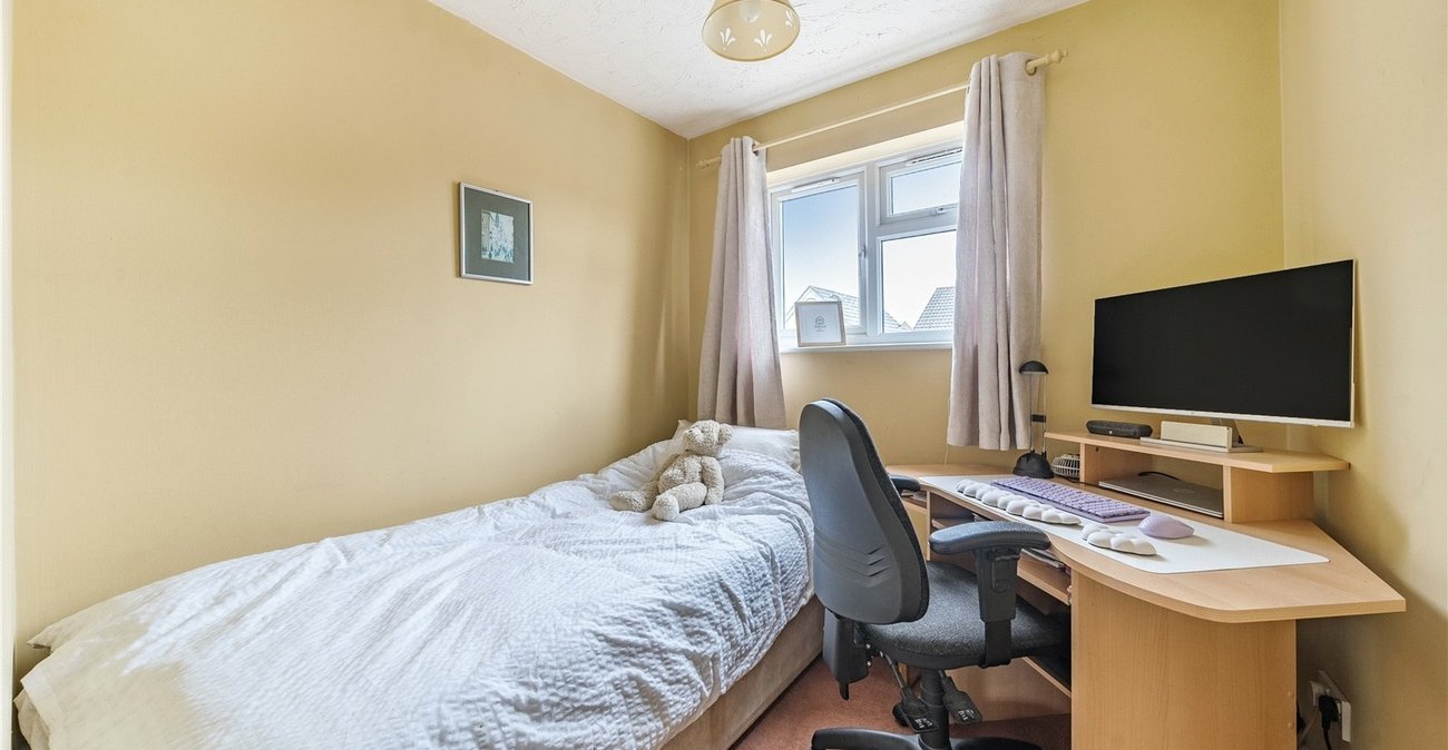 3 bedroom house for sale in London | Robinson Jackson