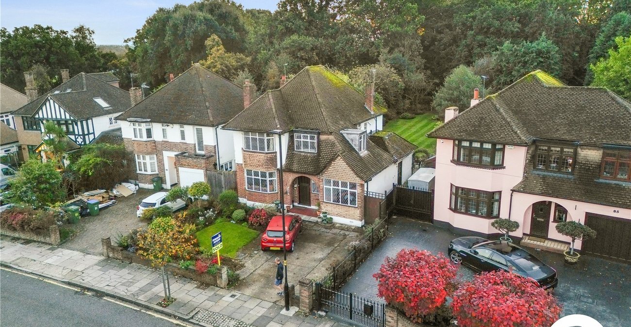 4 bedroom house for sale in London | Robinson Jackson