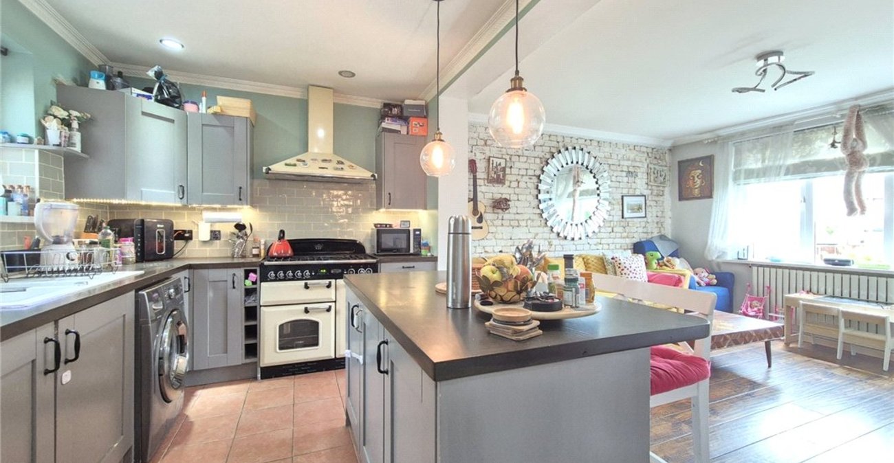 3 bedroom house for sale in St Paul's Cray | Robinson Jackson