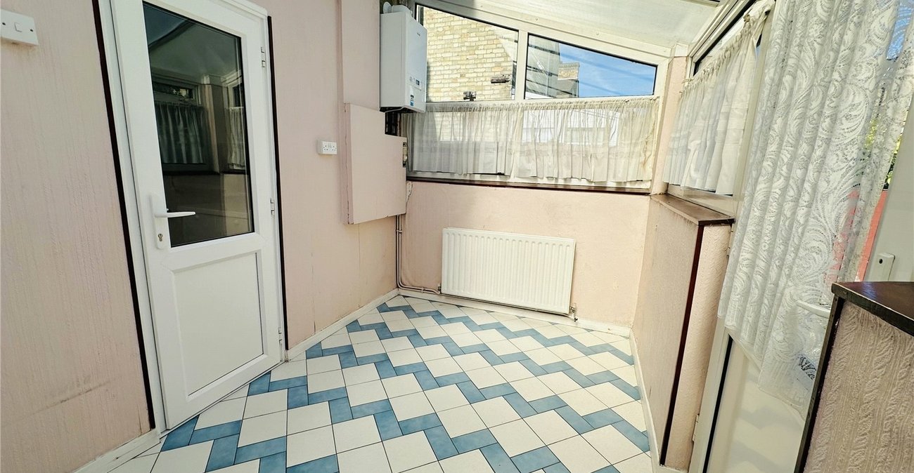 3 bedroom house for sale in London | Robinson Jackson