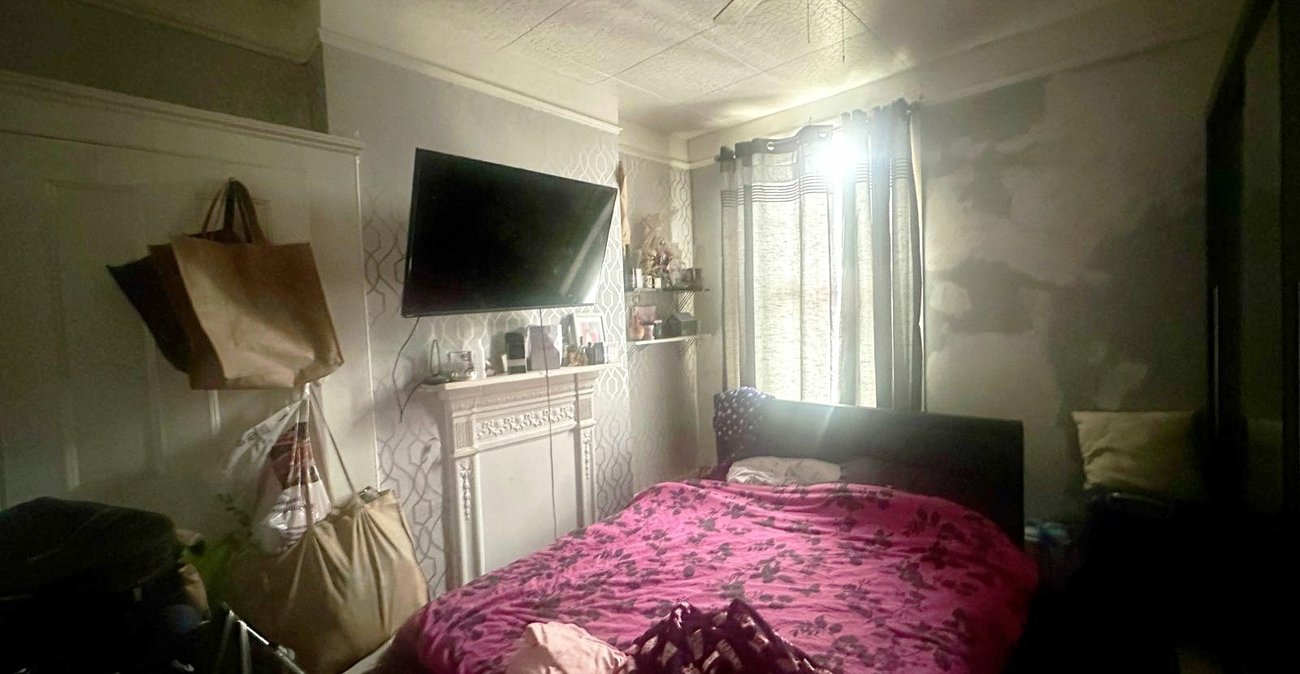 4 bedroom house for sale in London | Robinson Jackson