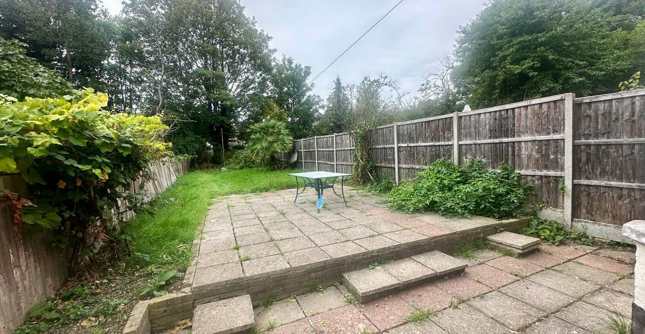 4 bedroom house for sale in London | Robinson Jackson