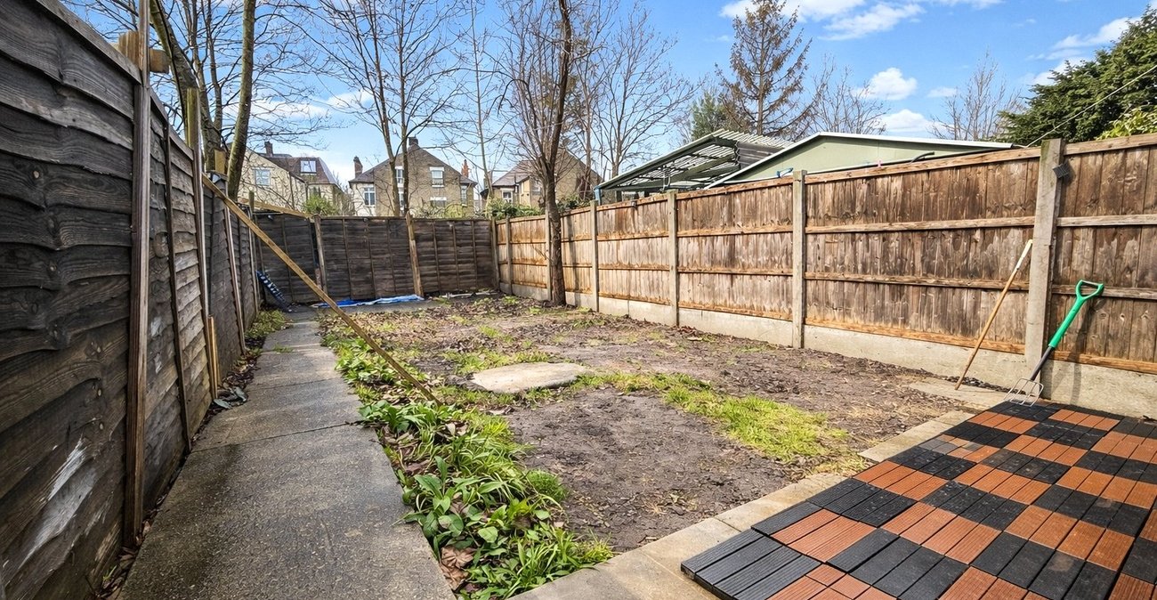 2 bedroom property for sale in London | Robinson Jackson