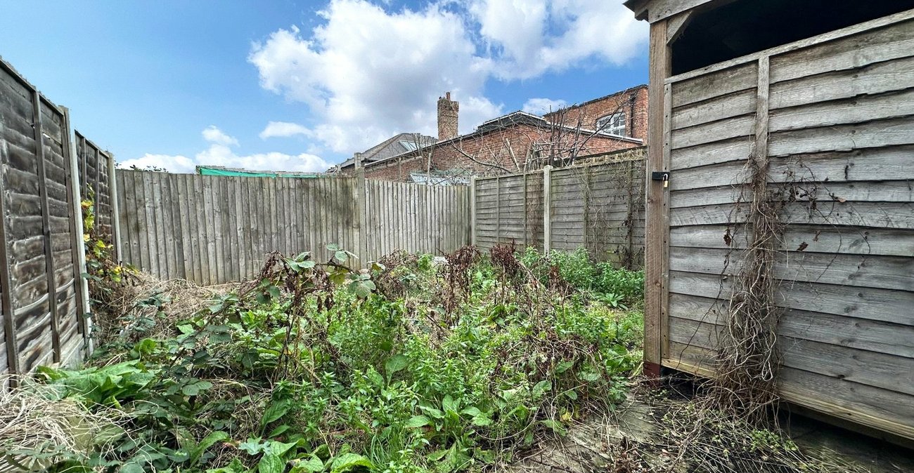 2 bedroom property for sale in London | Robinson Jackson