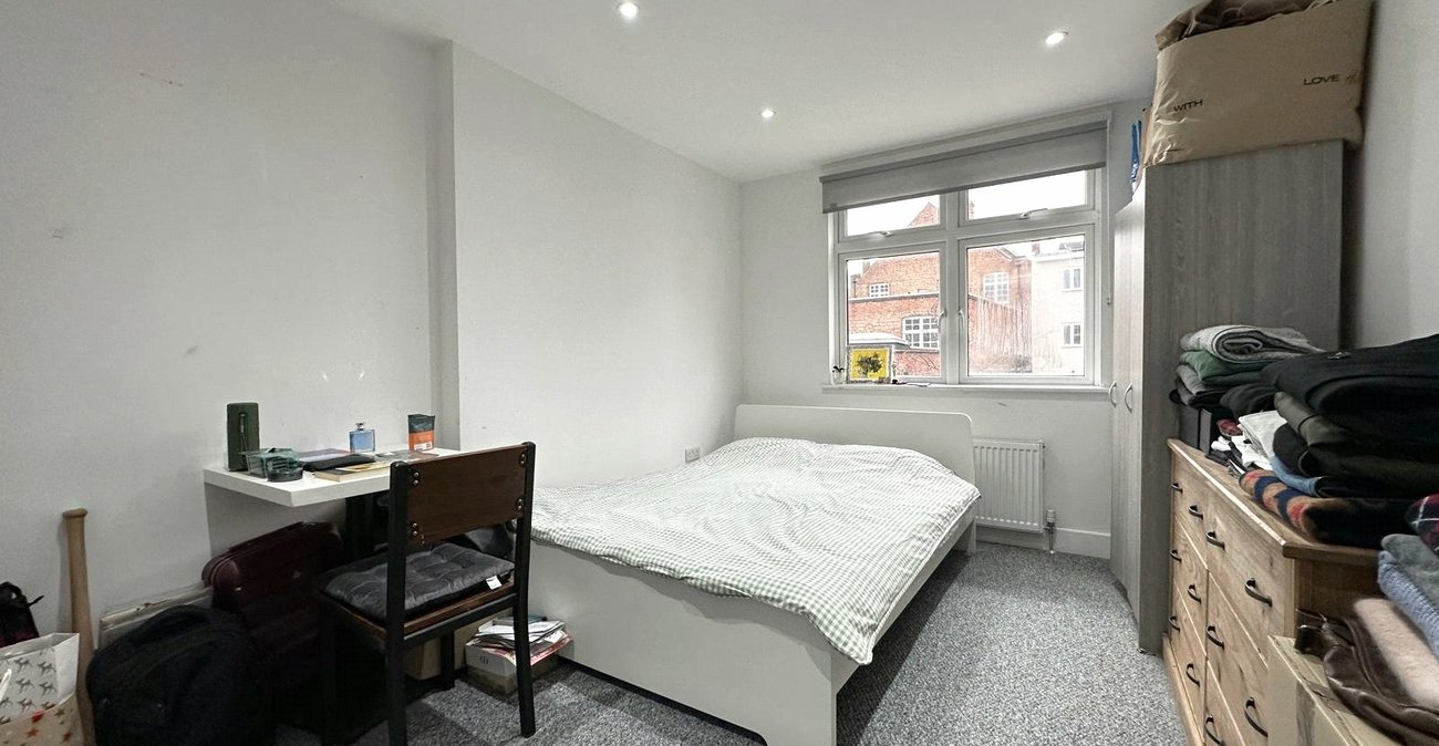2 bedroom property for sale in London | Robinson Jackson