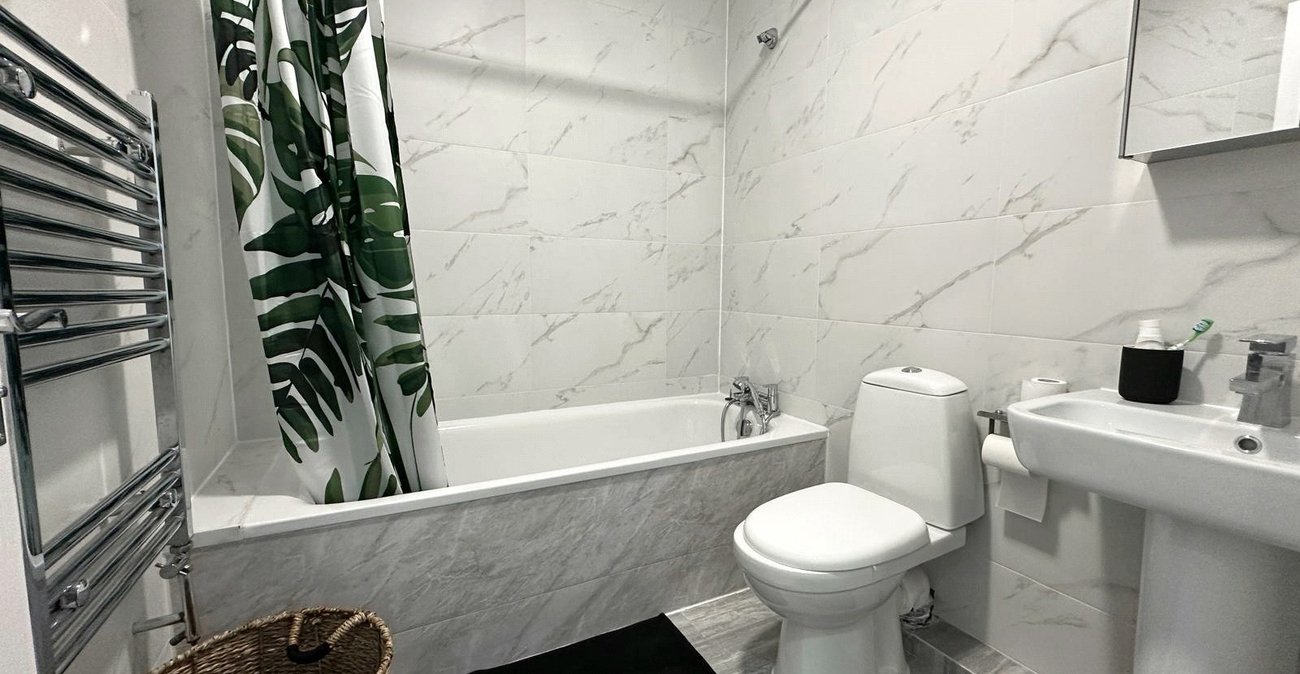 2 bedroom property for sale in London | Robinson Jackson