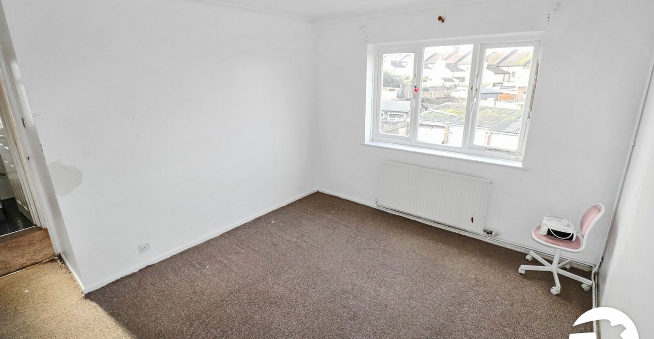 2 bedroom property for sale in Belvedere | Robinson Jackson