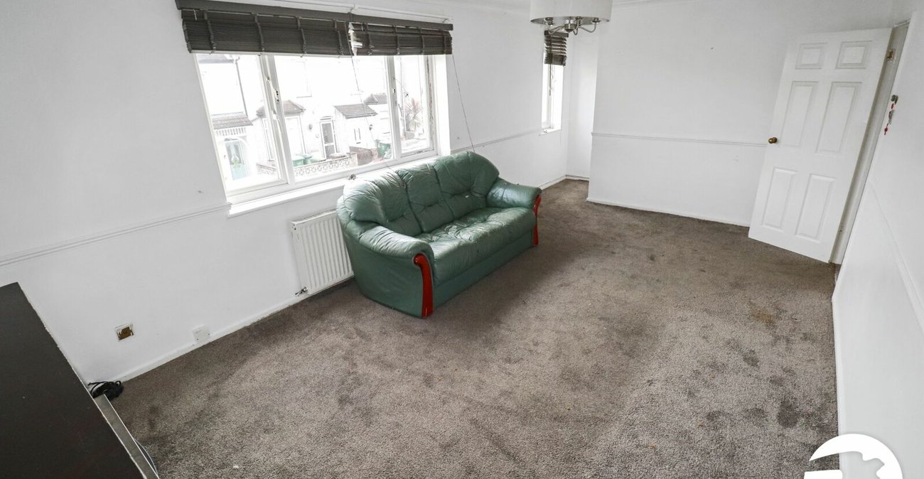 2 bedroom property for sale in Belvedere | Robinson Jackson