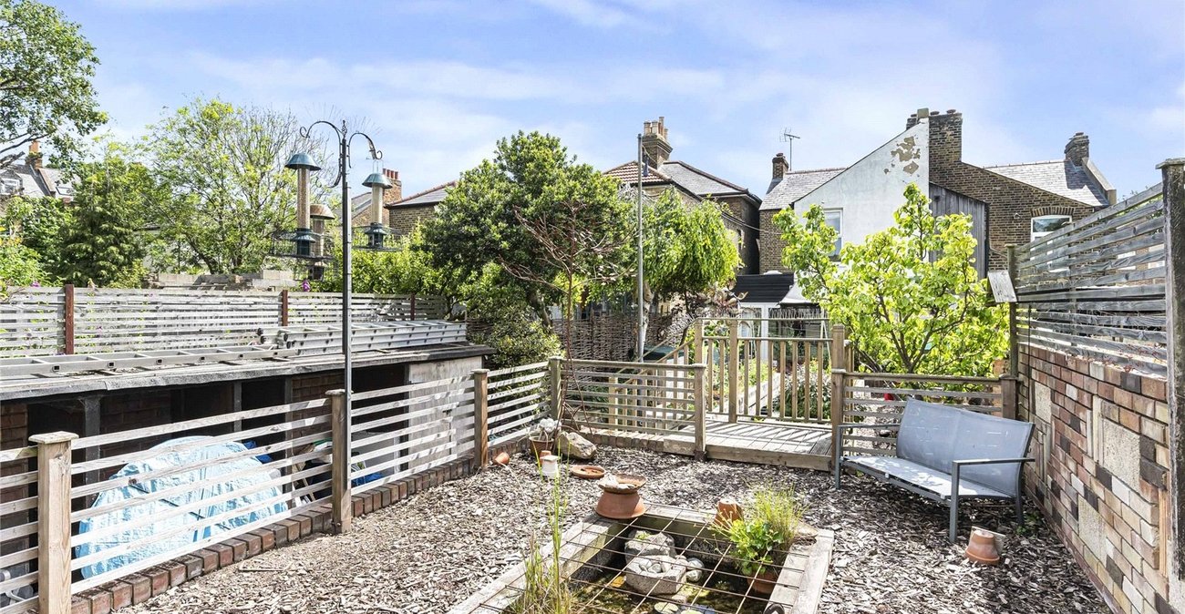 4 bedroom house for sale in Woolwich | Robinson Jackson