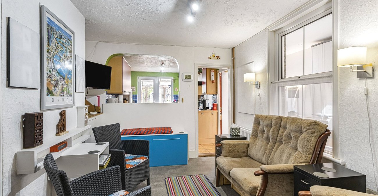 4 bedroom house for sale in Woolwich | Robinson Jackson