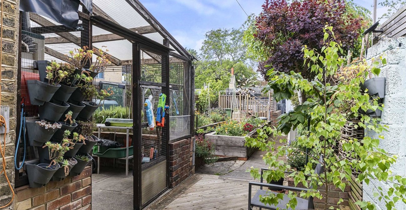 4 bedroom house for sale in Woolwich | Robinson Jackson