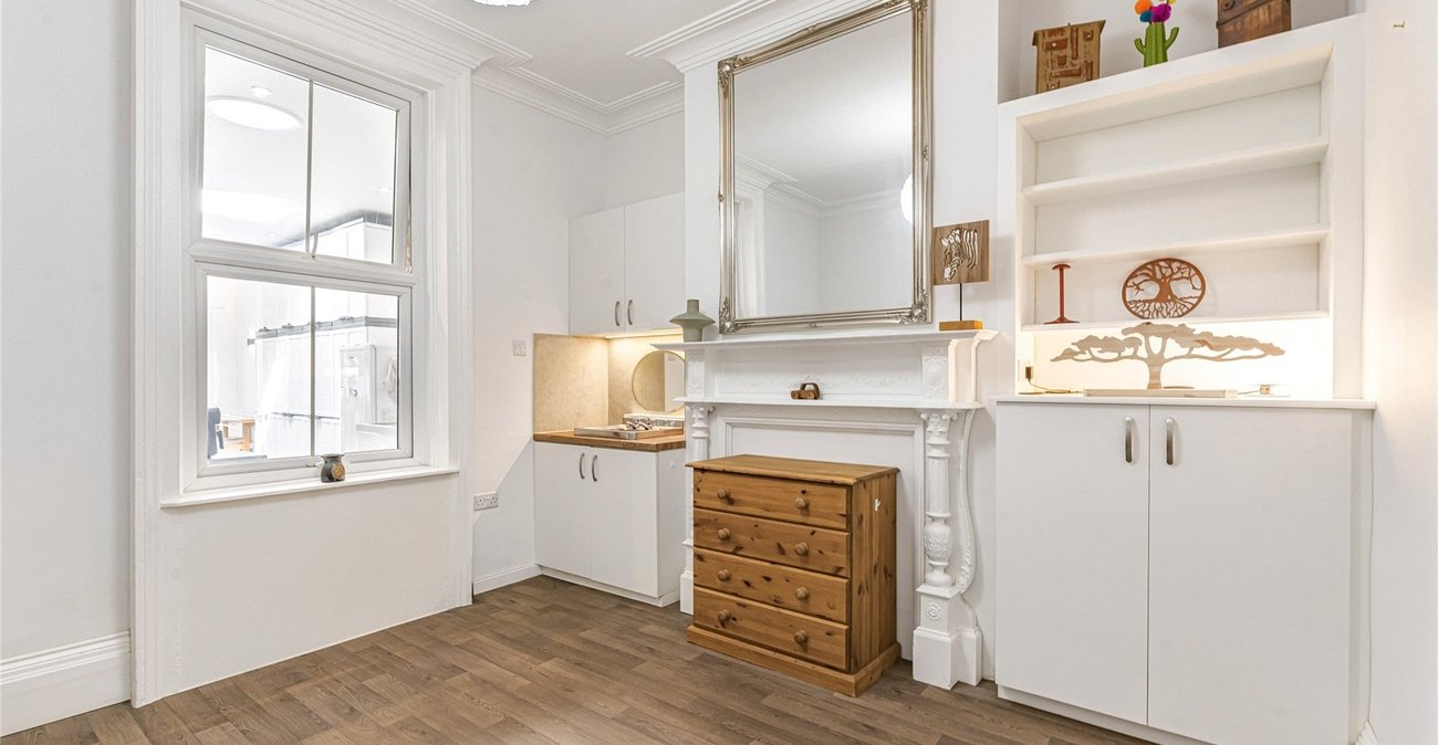 4 bedroom house for sale in Woolwich | Robinson Jackson