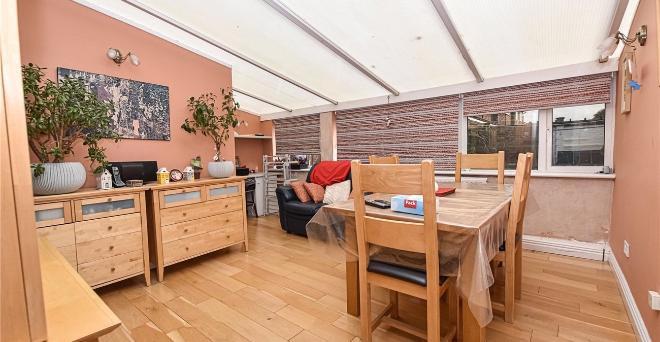 3 bedroom bungalow for sale in Bexleyheath | Robinson Jackson