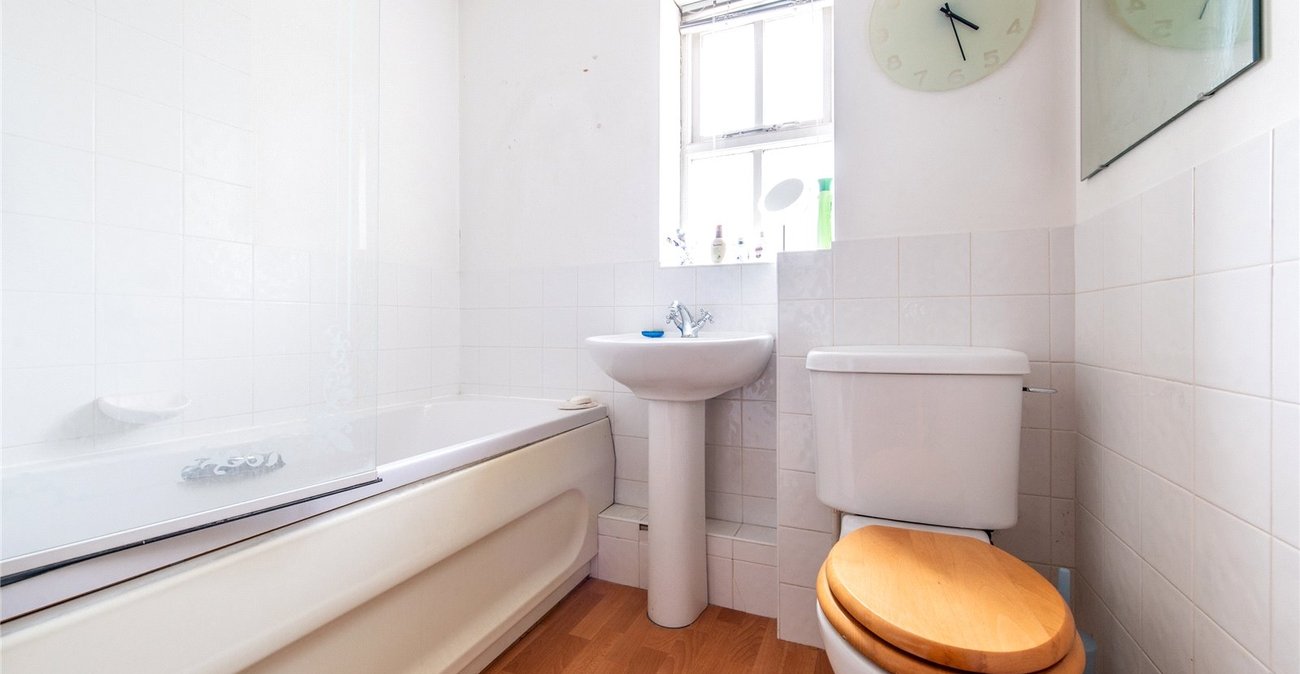 2 bedroom property for sale in Maidstone | Robinson Michael & Jackson