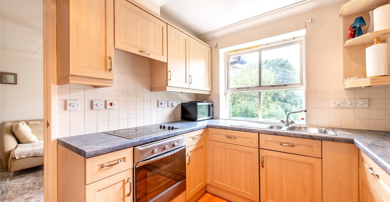 2 bedroom property for sale in Maidstone | Robinson Michael & Jackson