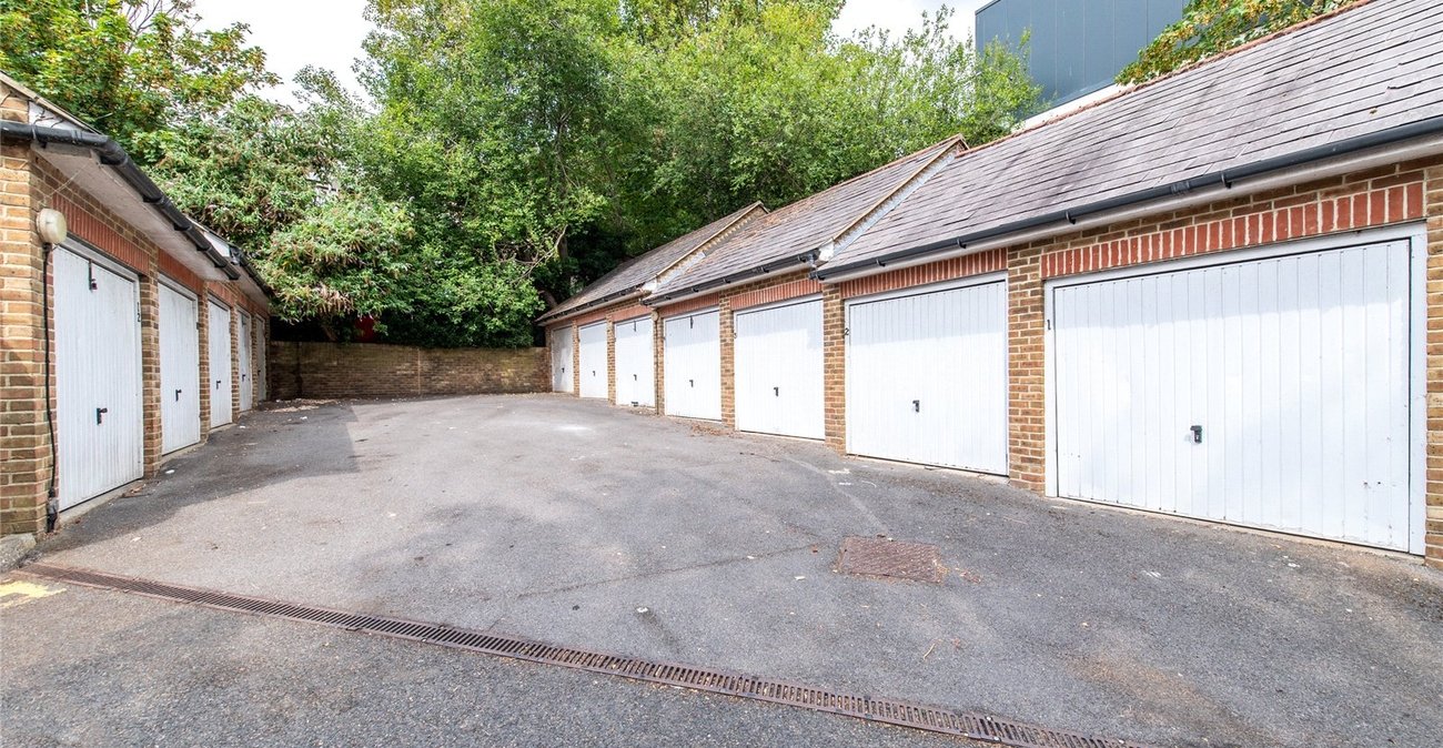 2 bedroom property for sale in Maidstone | Robinson Michael & Jackson