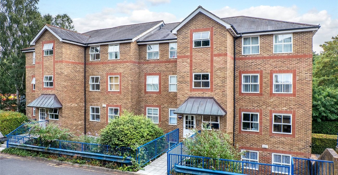2 bedroom property for sale in Maidstone | Robinson Michael & Jackson