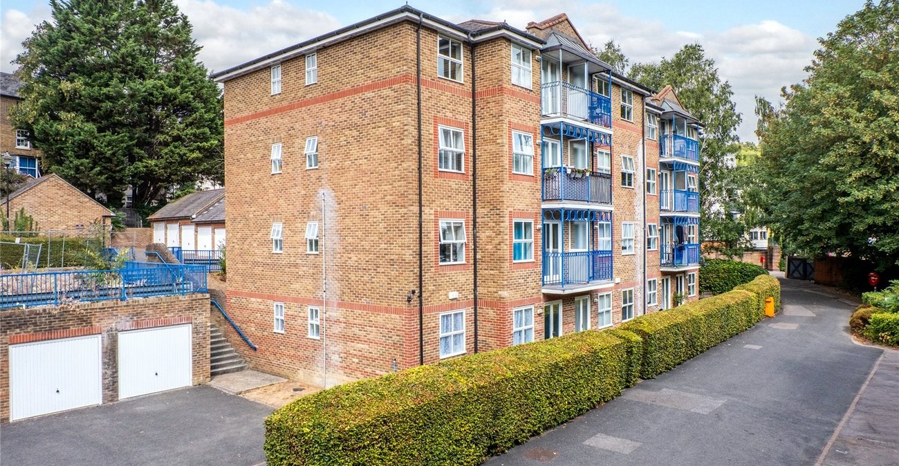 2 bedroom property for sale in Maidstone | Robinson Michael & Jackson