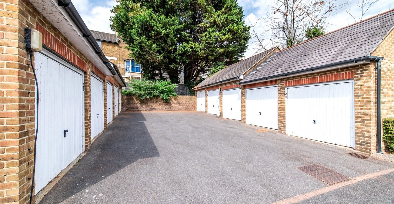 2 bedroom property for sale in Maidstone | Robinson Michael & Jackson
