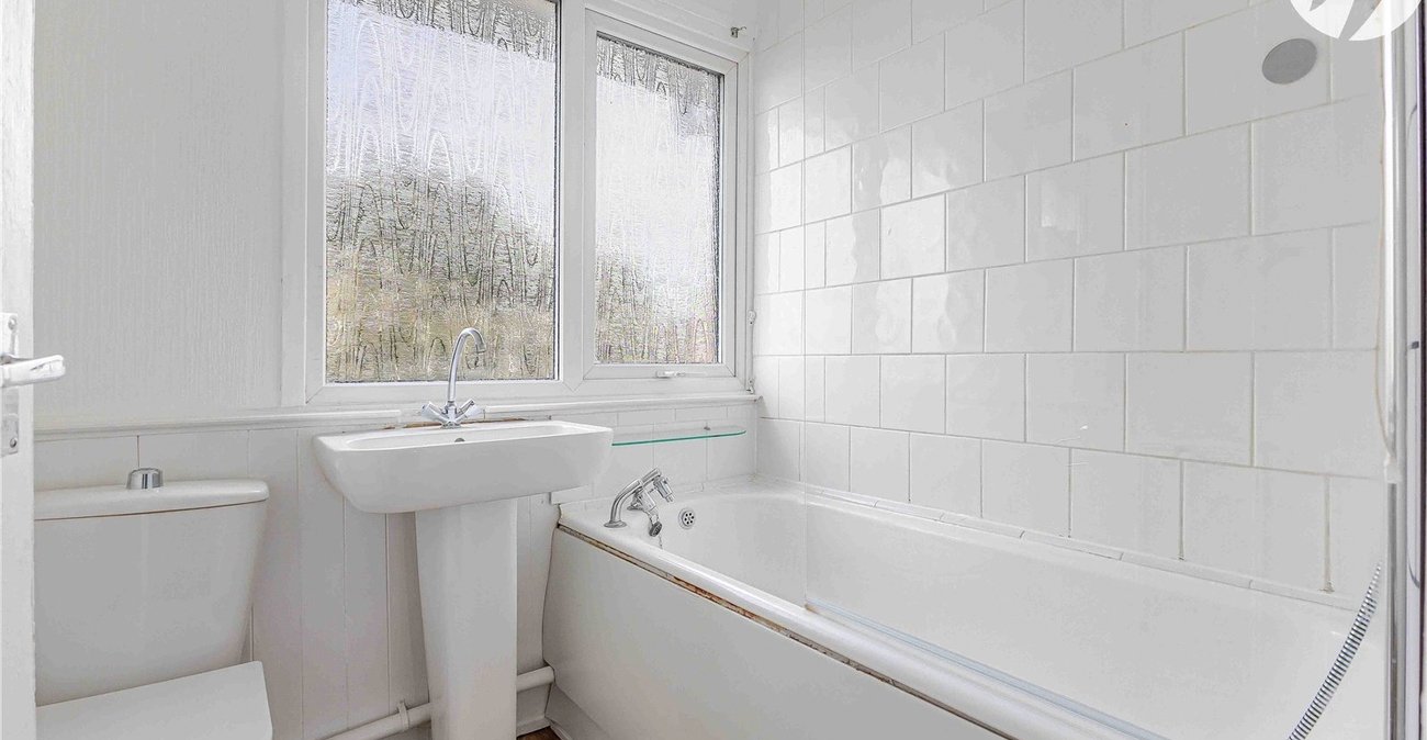 3 bedroom house for sale in Rochester | Robinson Michael & Jackson