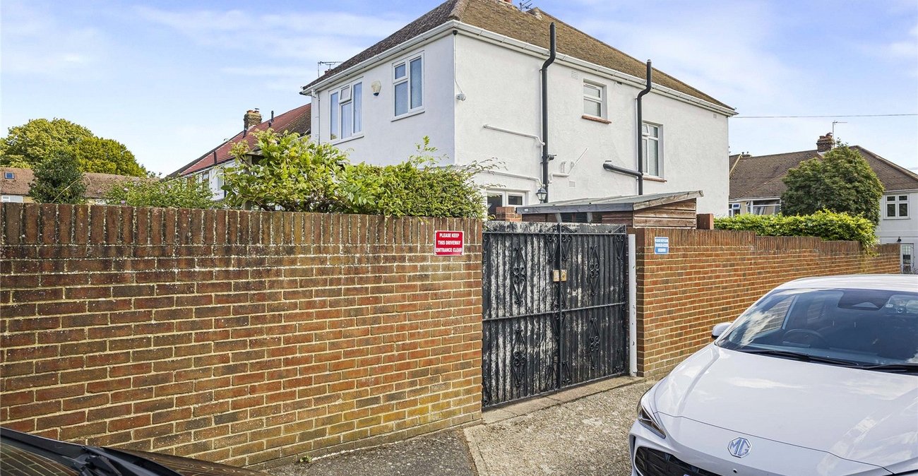 3 bedroom house for sale in Rochester | Robinson Michael & Jackson