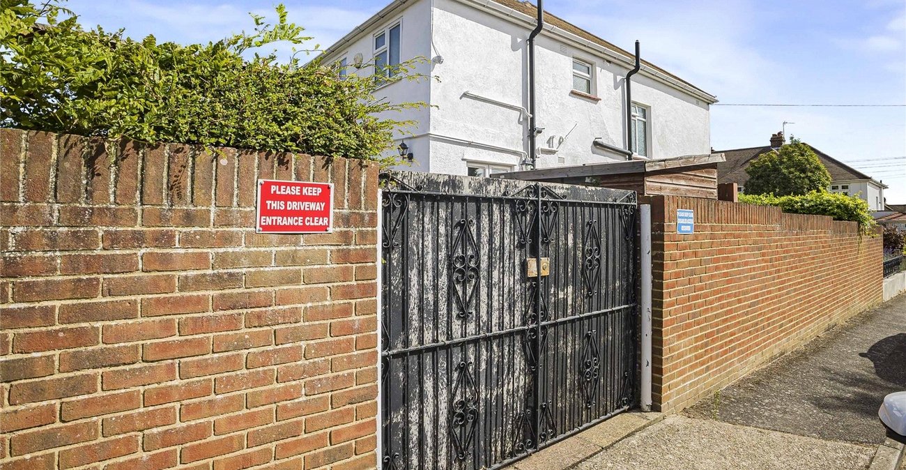 3 bedroom house for sale in Rochester | Robinson Michael & Jackson