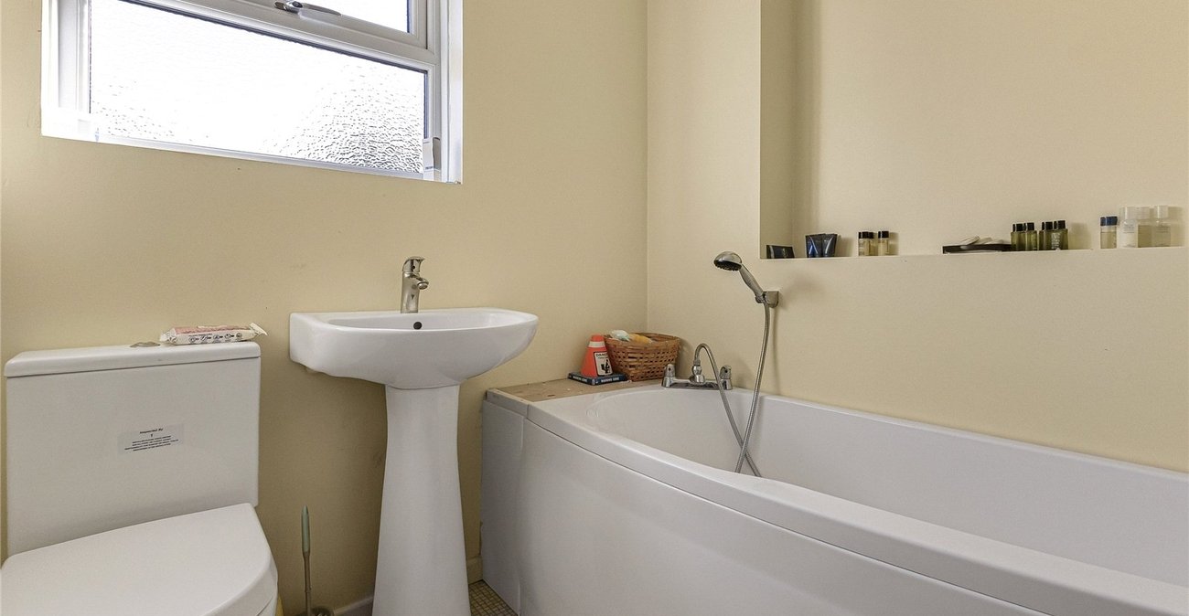 3 bedroom house for sale in Rochester | Robinson Michael & Jackson