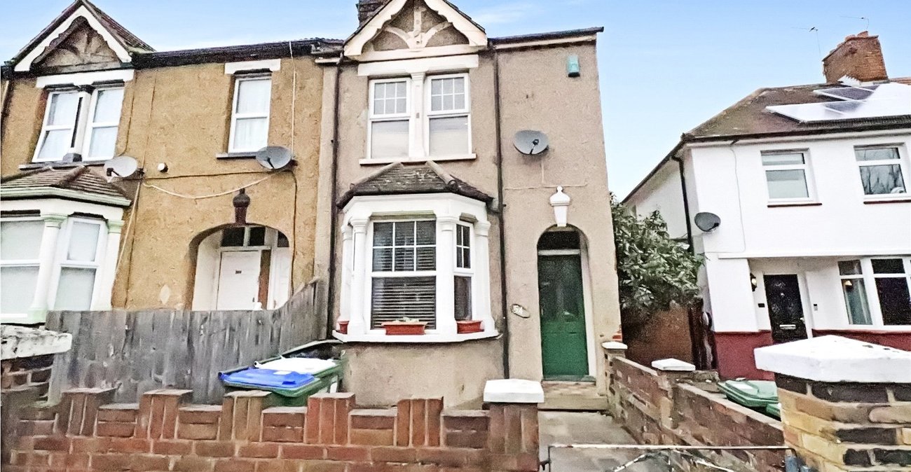 3 bedroom house for sale in Erith | Robinson Jackson