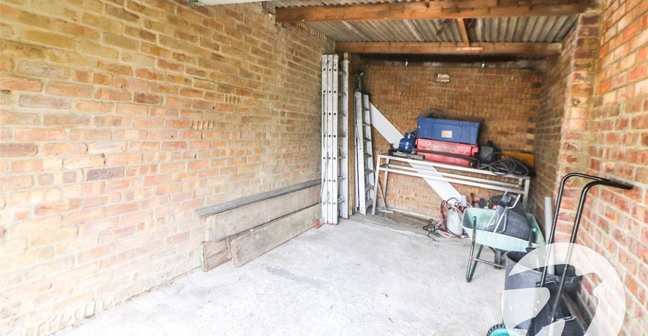 2 bedroom property for sale in Erith | Robinson Jackson