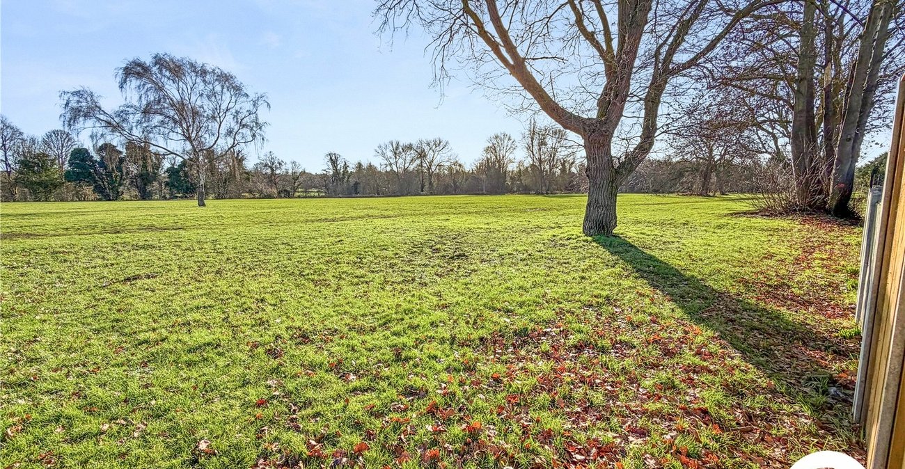 2 bedroom bungalow for sale in Sidcup | Robinson Jackson