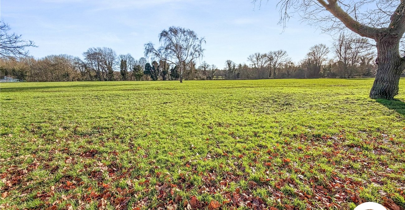 2 bedroom bungalow for sale in Sidcup | Robinson Jackson