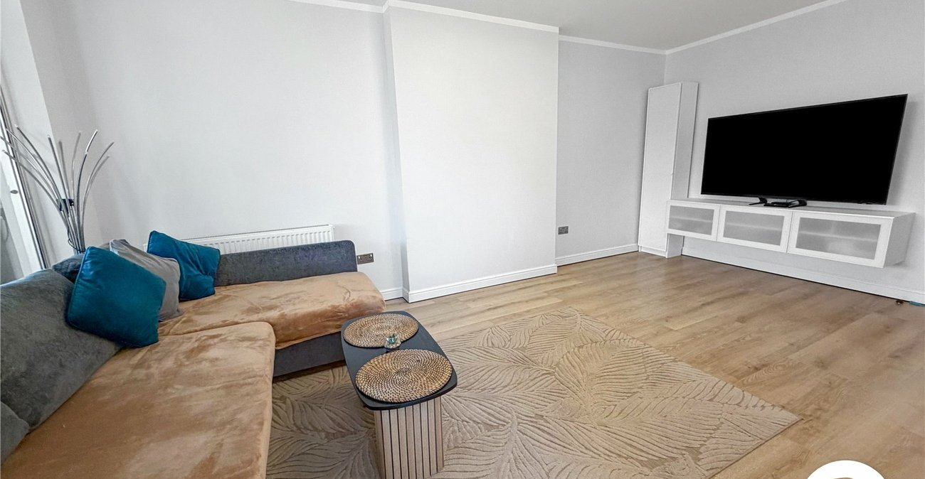 2 bedroom bungalow for sale in Sidcup | Robinson Jackson