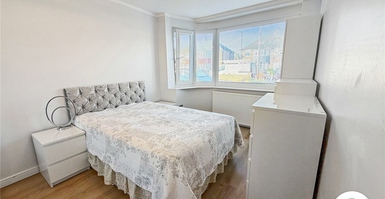 2 bedroom bungalow for sale in Sidcup | Robinson Jackson