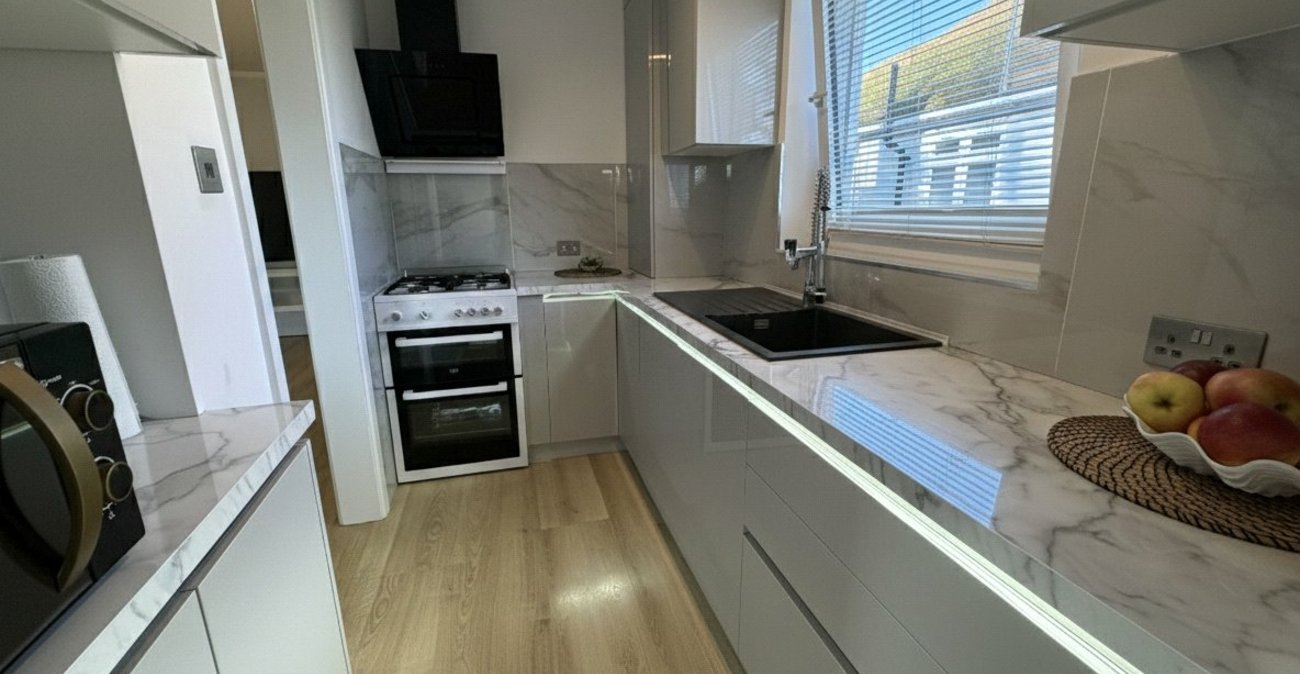 2 bedroom bungalow for sale in Sidcup | Robinson Jackson