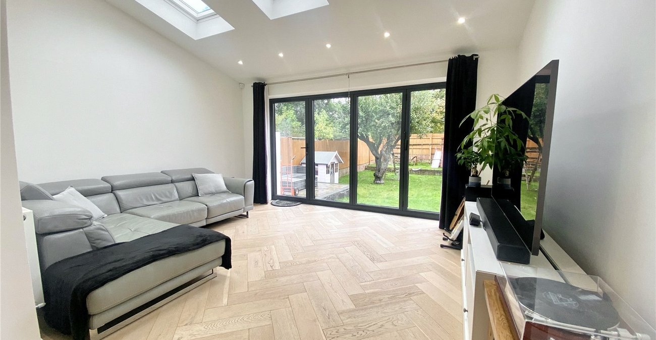 4 bedroom bungalow for sale in Sidcup | Robinson Jackson