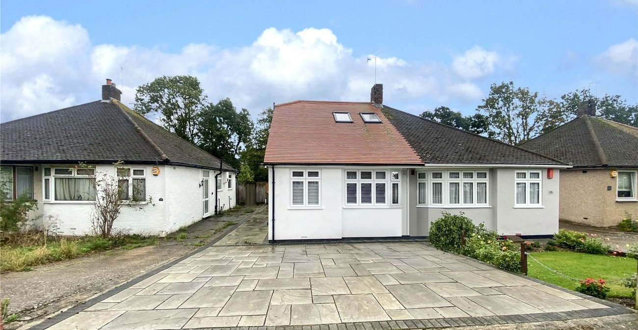 4 bedroom bungalow for sale in Sidcup | Robinson Jackson