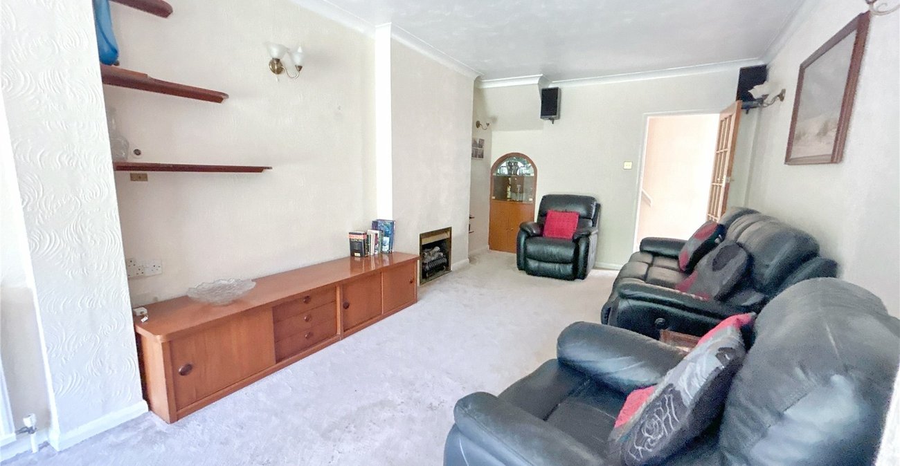3 bedroom bungalow for sale in Sidcup | Robinson Jackson