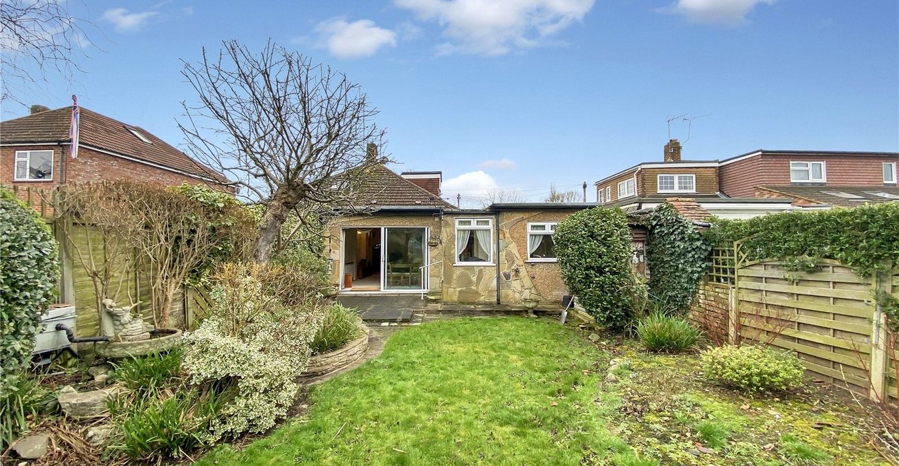 3 bedroom bungalow for sale in Sidcup | Robinson Jackson