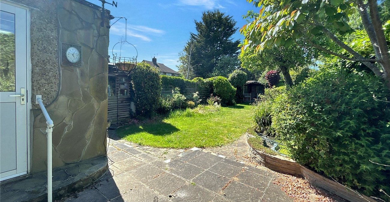 3 bedroom bungalow for sale in Sidcup | Robinson Jackson