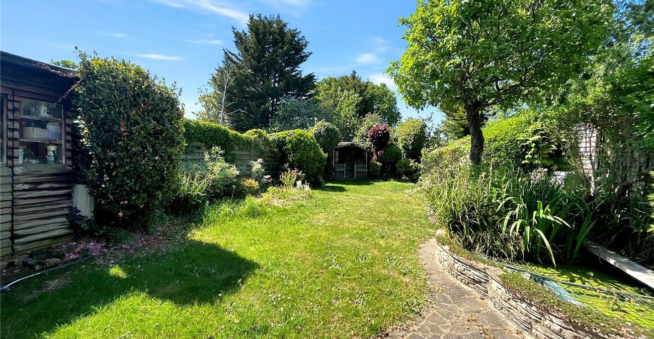 3 bedroom bungalow for sale in Sidcup | Robinson Jackson