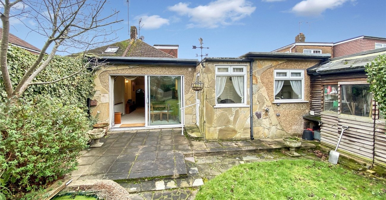 3 bedroom bungalow for sale in Sidcup | Robinson Jackson